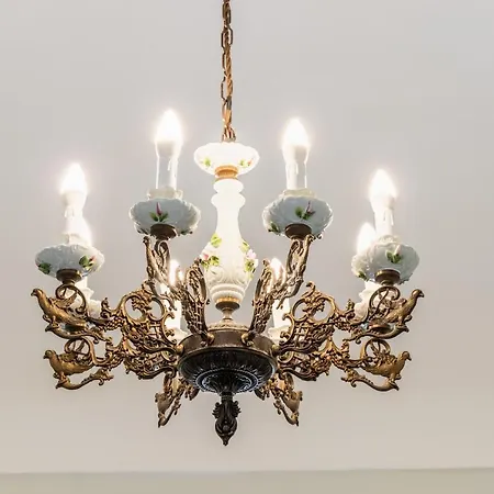 Liberty Regina Elena Avola