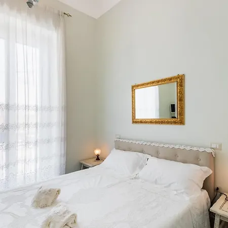 Liberty Regina Elena Couette-café